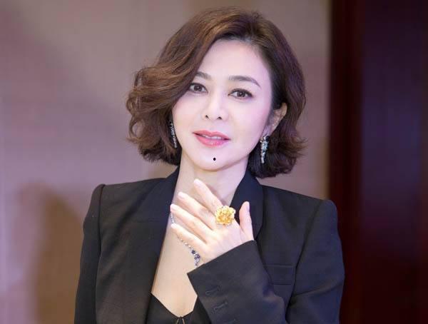 关之琳节目爆料最新,揭秘她不为人知的情感历程与演艺生涯!